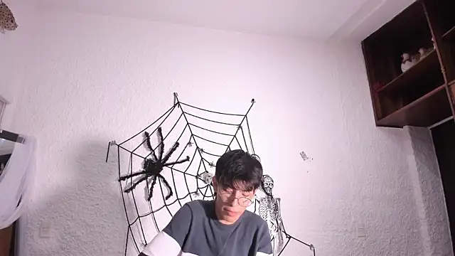 alexandersawyer online show from October 16, 12:33 am