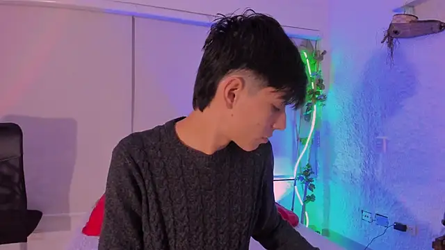 alexandersawyer online show from October 25, 4:31 am