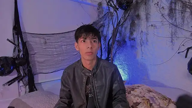 alexandersawyer online show from November 4, 4:22 am