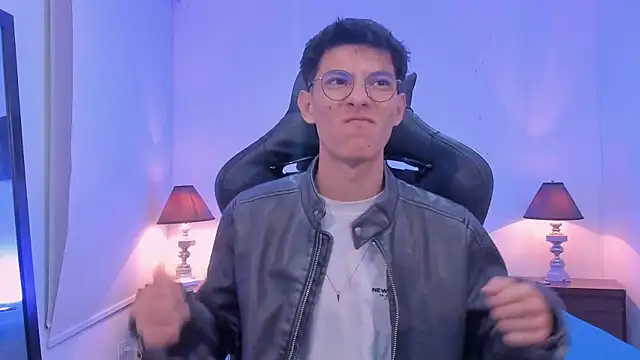 alexandersawyer online show from November 17, 12:44 pm