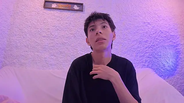 alexandersawyer online show from December 4, 8:45 am