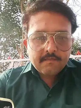 Snapshot of Akhil3290 chatting on February 21, 1:33 pm Akhil3290 online show from February 21, 1:33 pm