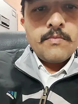 Snapshot of Akhil3290 chatting on January 16, 10:52 am Akhil3290 online show from January 16, 10:52 am