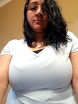 paulinaDiaz1 online show from May 2, 4:56 pm