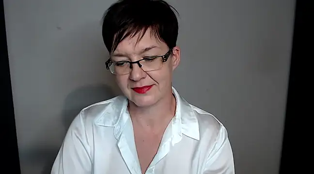 Snapshot of Sofie69Velvet chatting on December 2, 7:38 pm Sofie69Velvet online show from December 2, 7:38 pm