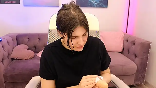 Ruyjin Choi online show from March 1, 3:49 pm