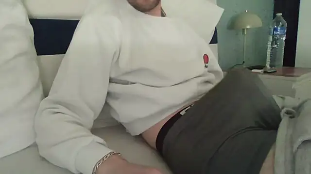 Snapshot of passif520 chatting on March 24, 2:11 pm passif520 online show from March 24, 2:11 pm