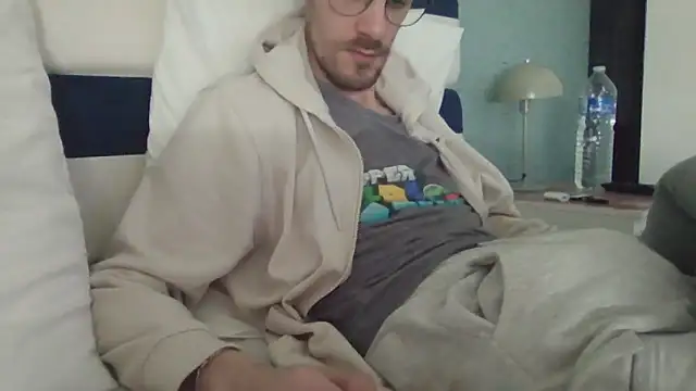 Snapshot of passif520 chatting on March 25, 1:39 pm passif520 online show from March 25, 1:39 pm