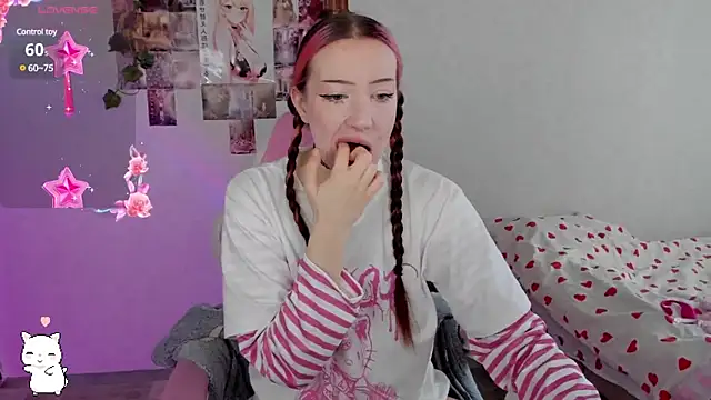 Snapshot of SweetieMollyy chatting on March 18, 8:14 am SweetieMollyy online show from March 18, 8:14 am