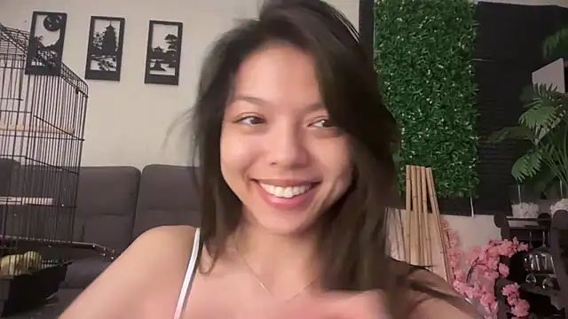 Snapshot of DesiredHoney chatting on September 10, 5:46 pm DesiredHoney online show from September 10, 5:46 pm