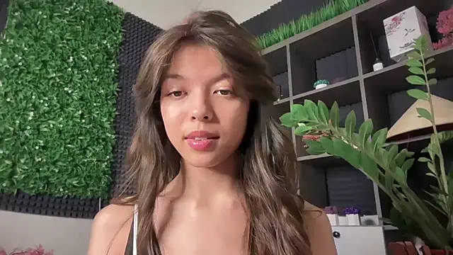 Snapshot of DesiredHoney chatting on October 11, 3:43 pm DesiredHoney online show from October 11, 3:43 pm