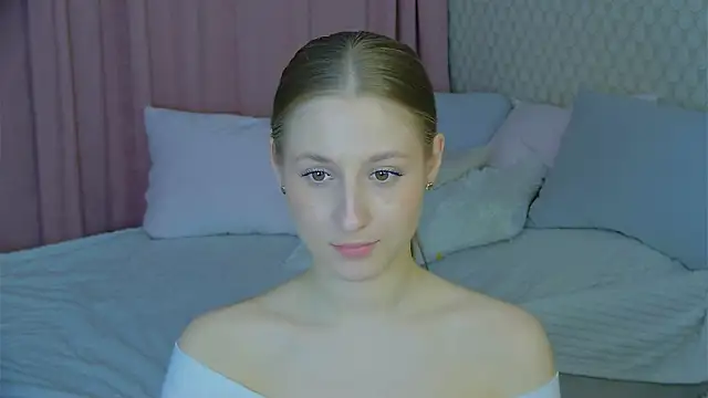 BritneyCruze online show from March 5, 2:56 pm