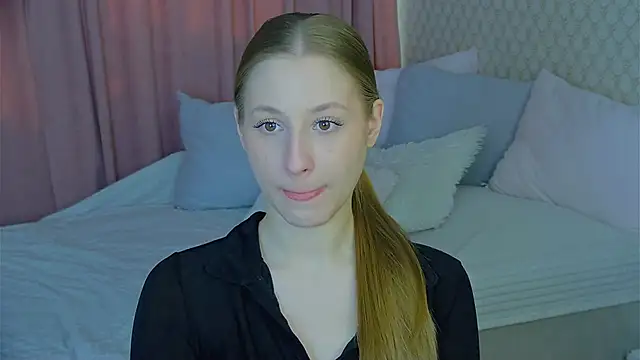 BritneyCruze online show from March 10, 8:04 am