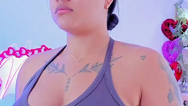 MaddyParisi online show from February 9, 8:13 pm