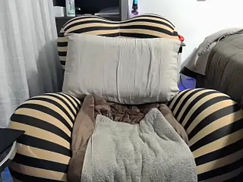 ChunkyMonkey007 online show from December 4, 2:04 pm