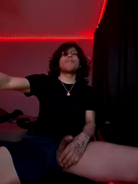 Snapshot of plutomf chatting on October 16, 1:17 am plutomf online show from October 16, 1:17 am