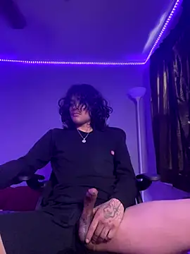 Snapshot of plutomf chatting on November 12, 8:52 pm plutomf online show from November 12, 8:52 pm