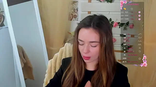 Snapshot of Bella_XO chatting on June 18, 6:57 am Bella XO online show from June 18, 6:57 am