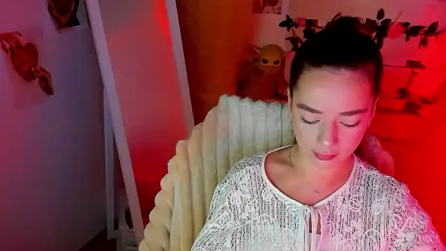 Snapshot of Bella_XO chatting on June 25, 5:56 am Bella XO online show from June 25, 5:56 am