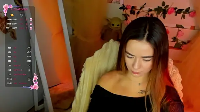 Snapshot of Bella_XO chatting on July 7, 7:23 am Bella XO online show from July 7, 7:23 am