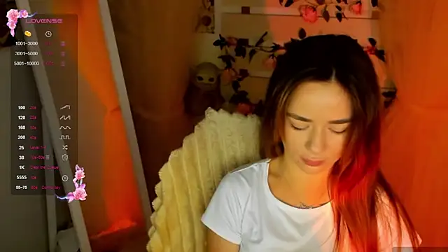 Snapshot of Bella_XO chatting on August 3, 6:34 am Bella XO online show from August 3, 6:34 am
