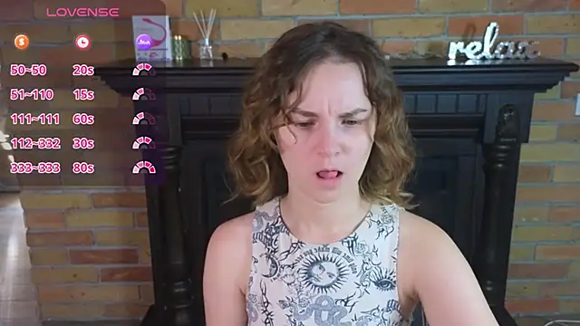 Snapshot of Ellie_Sunset chatting on July 16, 9:04 am Ellie Sunset online show from July 16, 9:04 am