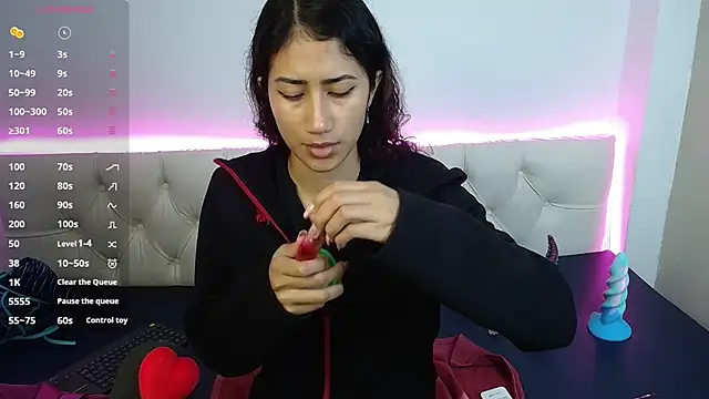 Snapshot of KaitlynLoveCam chatting on March 1, 3:32 am KaitlynLoveCam online show from March 1, 3:32 am