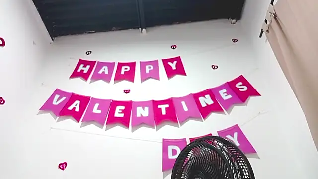 PetiteIvoryQueen19 online show from February 17, 2:20 am