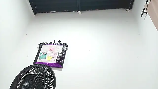 PetiteIvoryQueen19 online show from March 12, 5:24 am