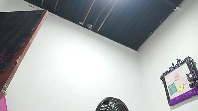 PetiteIvoryQueen19 online show from March 13, 7:53 am