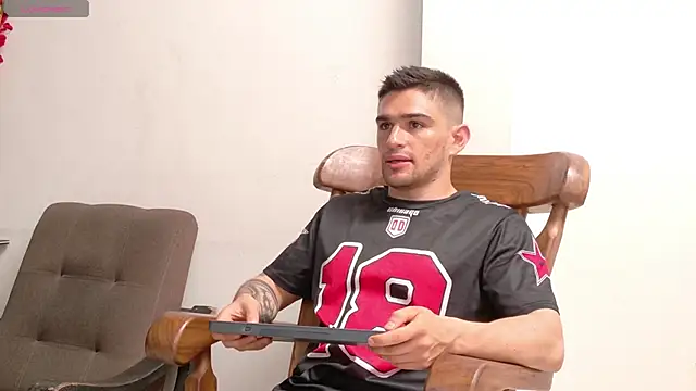 Sexy Alejandro  online show from February 11, 6:24 pm