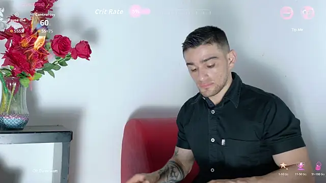 Snapshot of Sexy_Alejandro_ chatting on May 8, 11:15 am Sexy Alejandro online show from May 8, 11:15 am