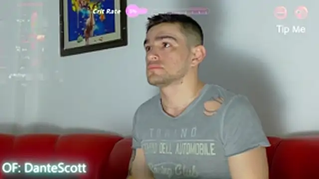 Snapshot of Sexy_Alejandro_ chatting on June 19, 11:14 am Sexy Alejandro online show from June 19, 11:14 am