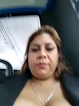 Laura-Hernandez online show from December 4, 8:40 pm