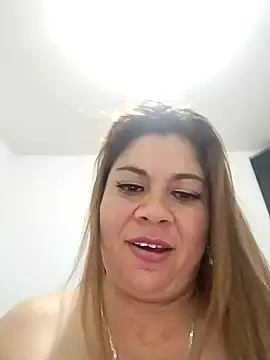 Laura-Hernandez online show from February 11, 5:40 pm