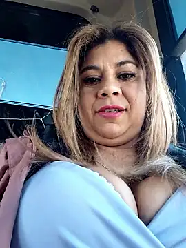 Laura-Hernandez online show from December 17, 2:45 pm