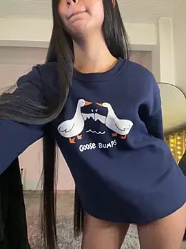 Snapshot of aly_golden_ chatting on December 9, 6:55 am aly golden online show from December 9, 6:55 am