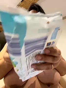 Snapshot of Alma- chatting on January 1, 2:52 pm Alma- online show from January 1, 2:52 pm