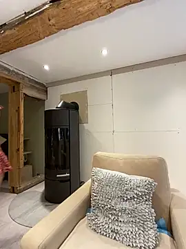 Snapshot of Alma- chatting on January 5, 12:42 pm Alma- online show from January 5, 12:42 pm