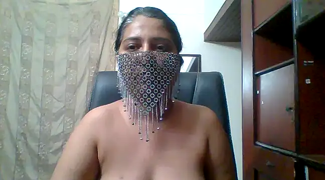 Snapshot of kamayanisingh24 chatting on December 4, 7:34 pm kamayanisingh24 online show from December 4, 7:34 pm