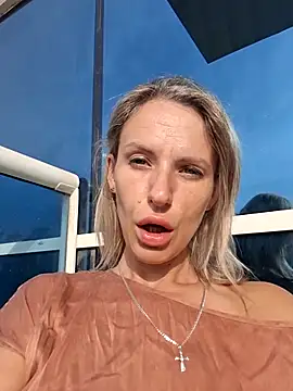 Snapshot of YourJuliena chatting on February 23, 12:27 pm YourJuliena online show from February 23, 12:27 pm