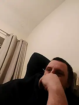 Snapshot of HE-M123 chatting on December 21, 11:02 pm HE-M123 online show from December 21, 11:02 pm