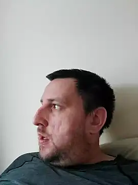 Snapshot of HE-M123 chatting on January 1, 1:05 pm HE-M123 online show from January 1, 1:05 pm