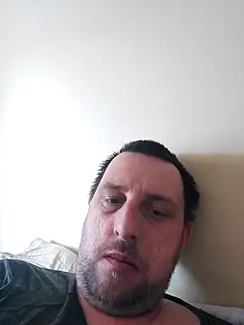 Snapshot of HE-M123 chatting on March 6, 11:25 am HE-M123 online show from March 6, 11:25 am