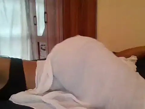 Snapshot of lisa_larry88 chatting on December 25, 3:50 am lisa larry88 online show from December 25, 3:50 am