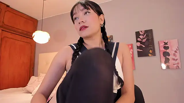 Maia W10 online show from January 17, 12:21 pm