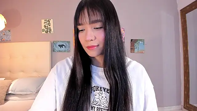Maia W10 online show from May 13, 12:24 pm