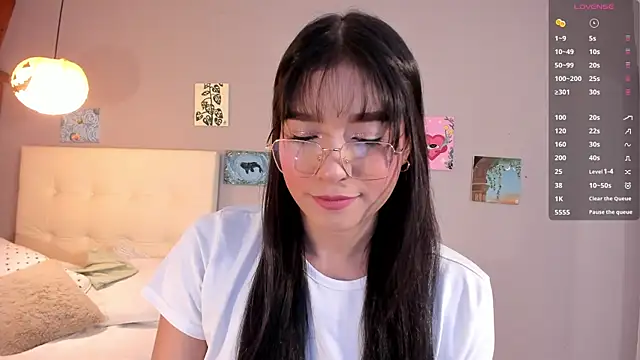 Maia W10 online show from May 22, 12:11 pm