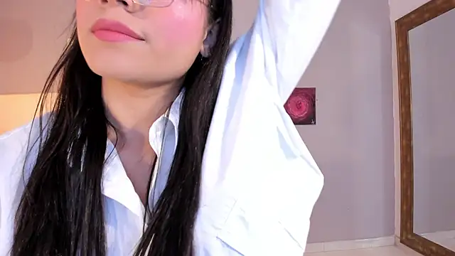 Maia W10 online show from May 26, 12:23 pm