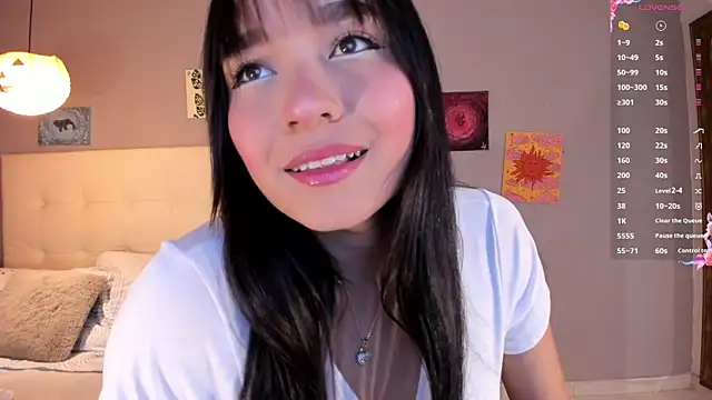 Maia W10 online show from June 4, 12:33 pm